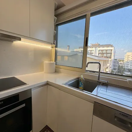 Sea View Deluxe Qerret Golem Apartment *