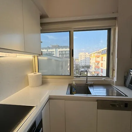 Apartment Sea View Deluxe Qerret Golem *