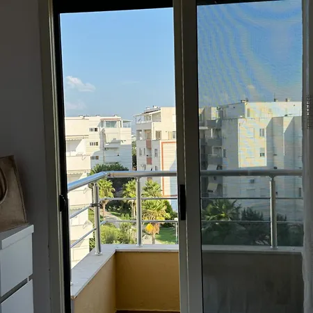 Sea View Deluxe Qerret Golem *