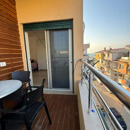 Sea View Deluxe Qerret Golem Διαμέρισμα *